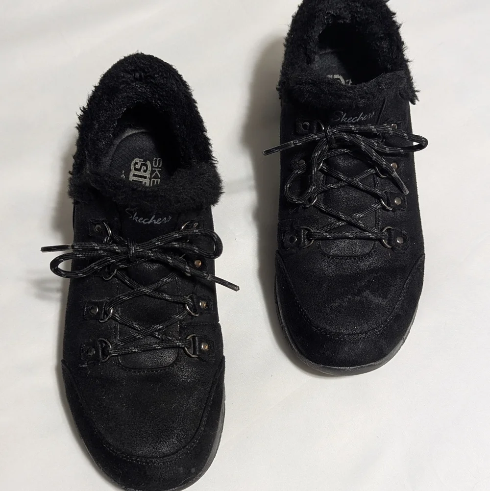 Like New Women's Skechers Slip-Ins's Black Faux Fur Lined Shoe/Sneaker - Picture 8 of 10